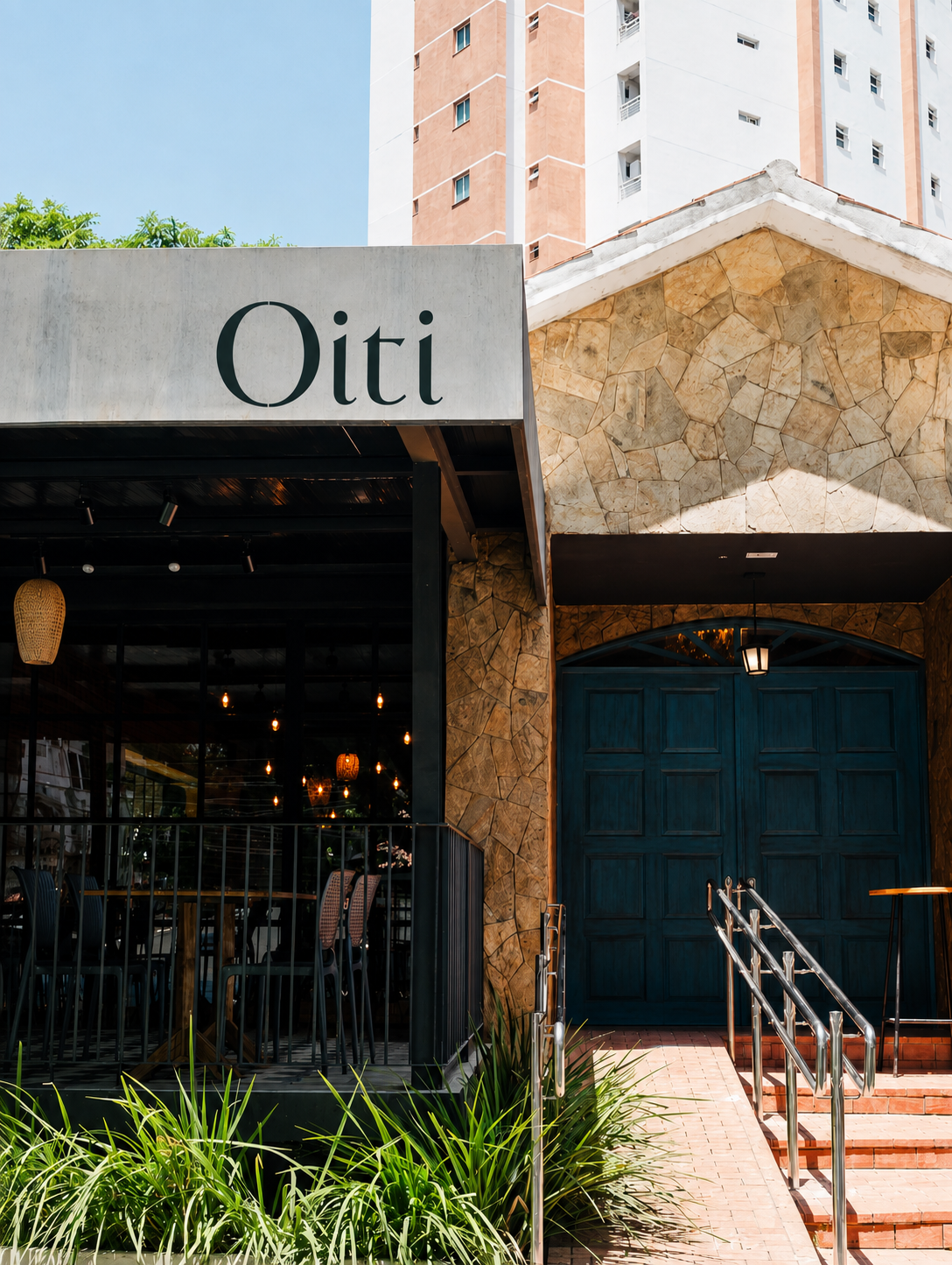 Fachada do Oiti Gastrobar em Fortaleza